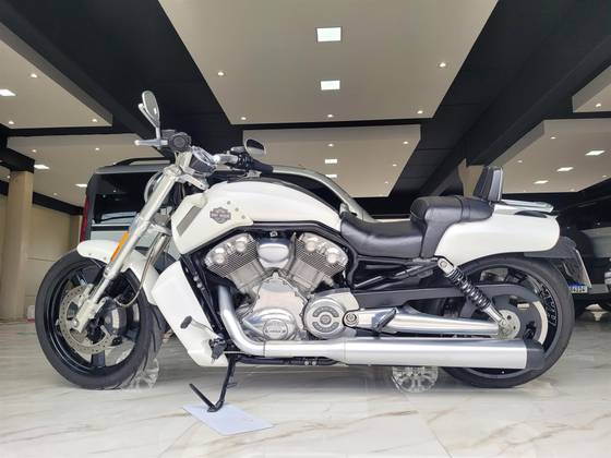 HARLEY-DAVIDSON V-ROD MUSCLE HARLEY-DAVIDSON V-ROD MUSCLE